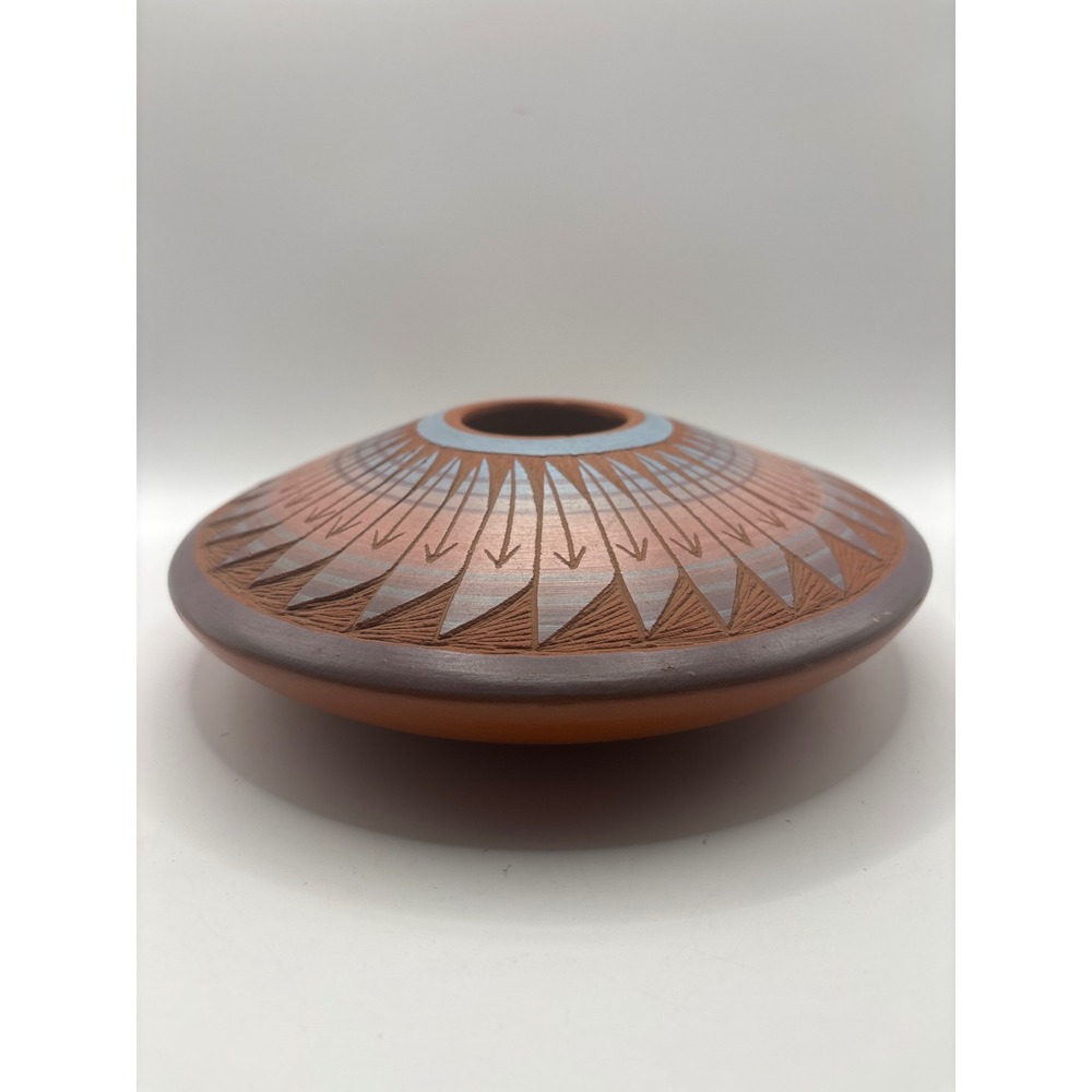 T Phillips Navajo Seed Pot Native American Etched Red Clay Pottery Signed - Picture 4 of 10